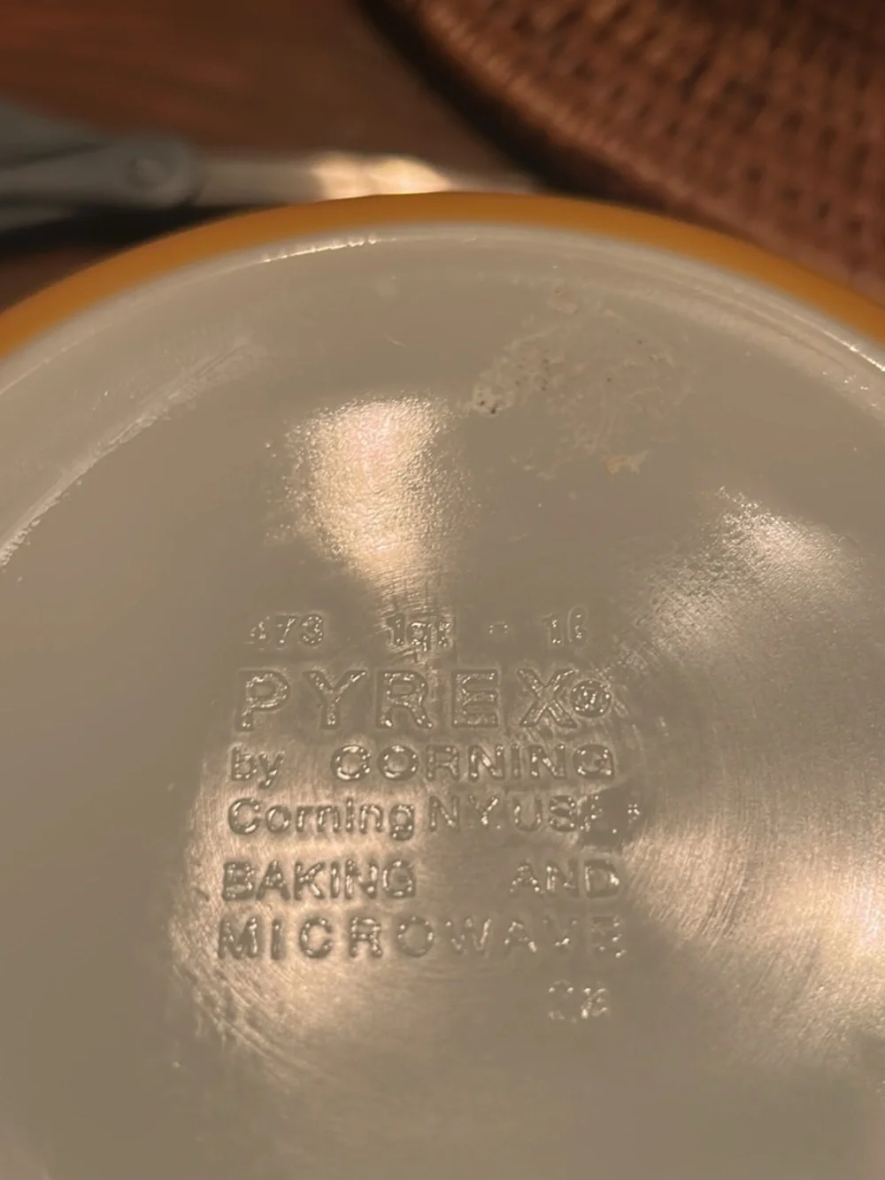 Pyrex mixing bowl